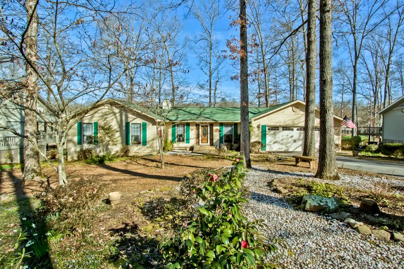 122 Oligi Ln, Loudon, TN 37774