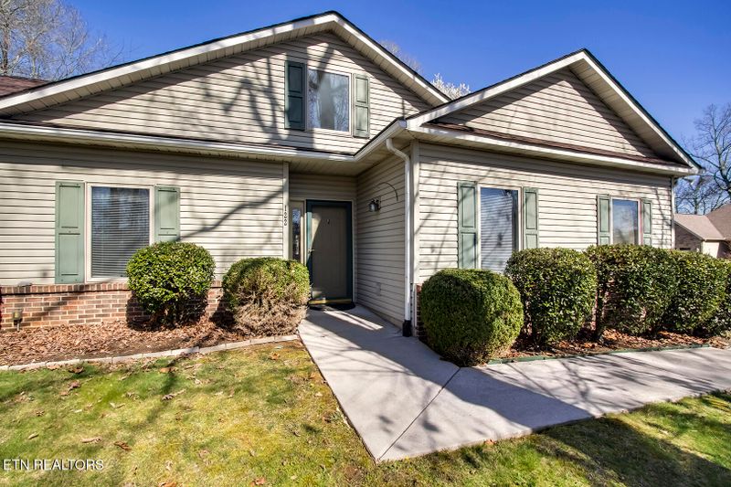 122 Oohleeno Way, Loudon, TN 37774