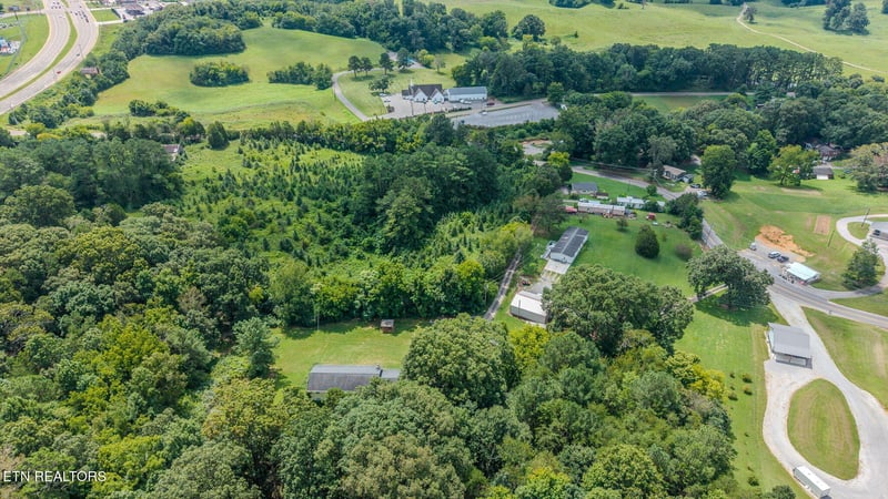 122 Piney Rd, Kodak, TN 37764