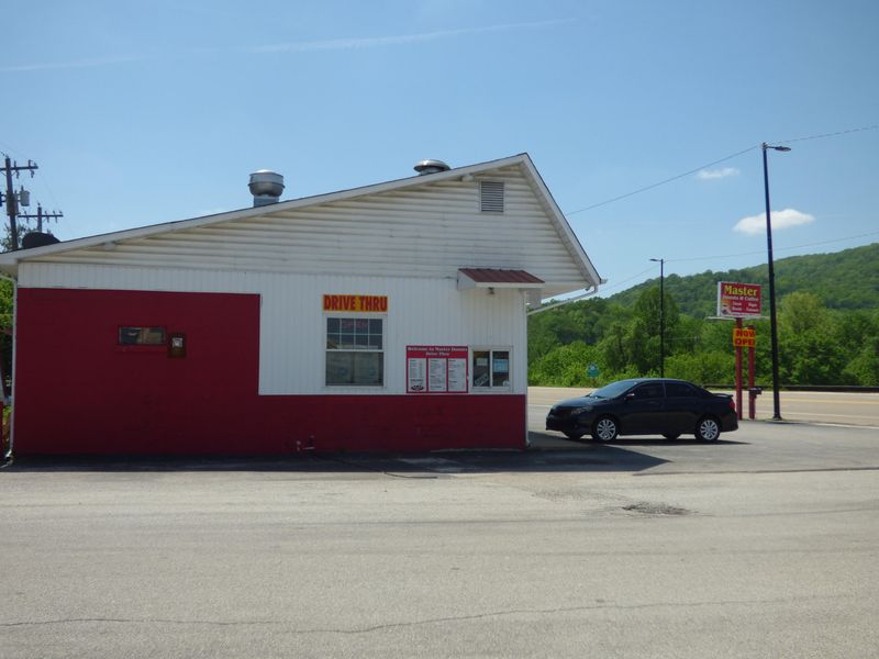 122 Roane St, Harriman, TN 37748