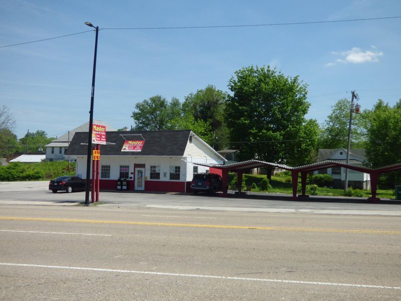 122 Roane St, Harriman, TN 37748