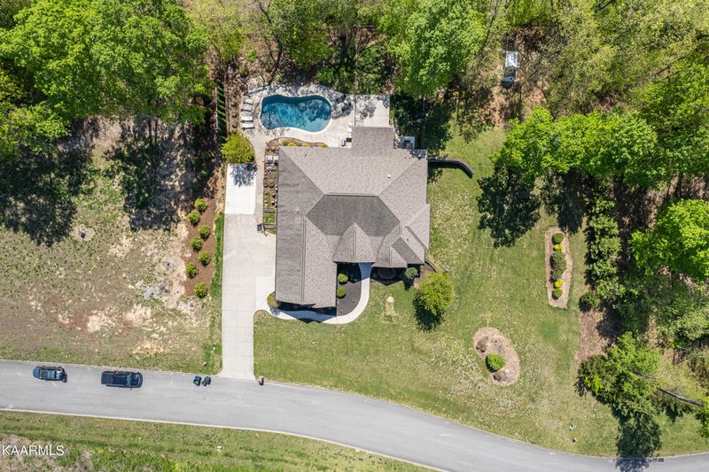 122 Saint James Ln, Clinton, TN 37716