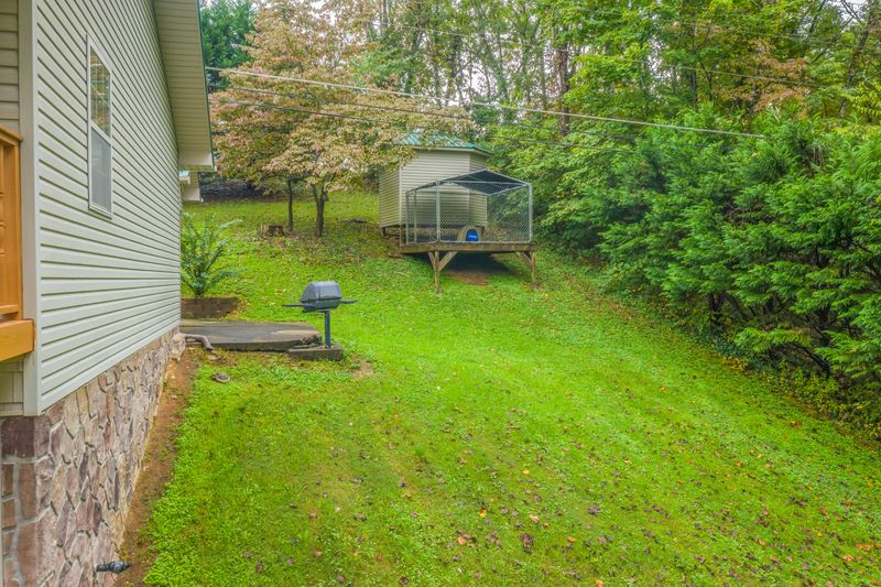 122 Sierra Ln, Rocky Top, TN 37769