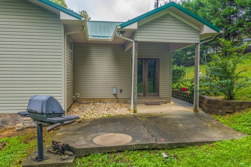 122 Sierra Ln, Rocky Top, TN 37769