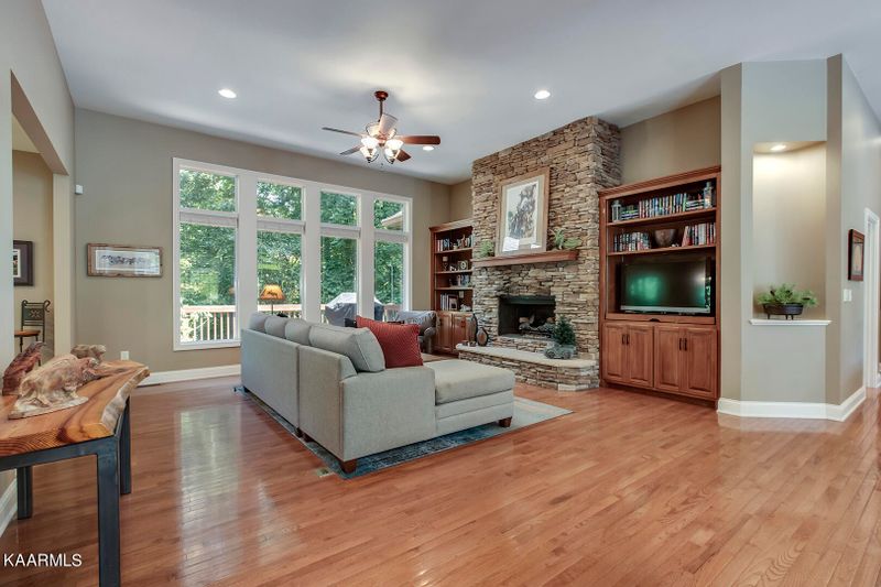 122 Skiatook Way, Loudon, TN 37774