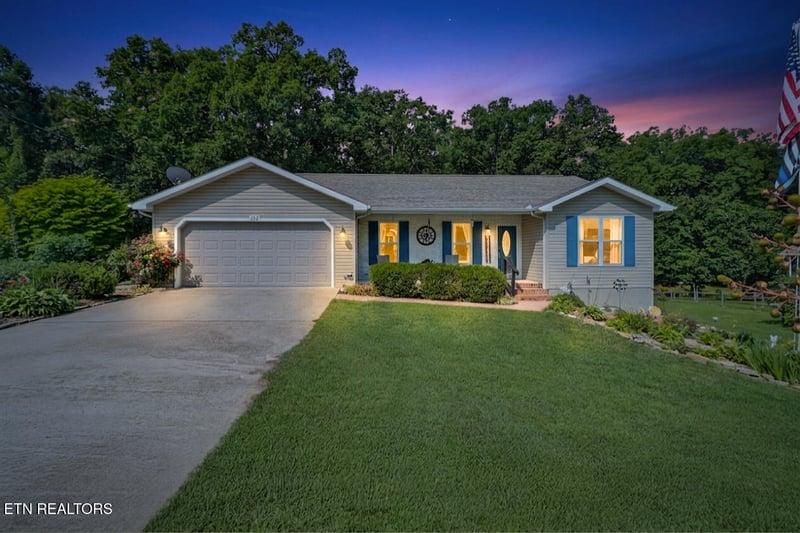 122 Sunset Ridge Dr, Crossville, TN 38571