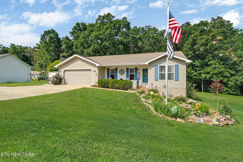 122 Sunset Ridge Dr, Crossville, TN 38571