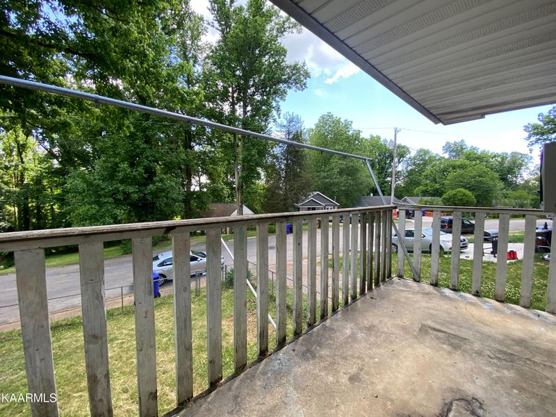 122 Wainwright Rd, Oak Ridge, TN 37830
