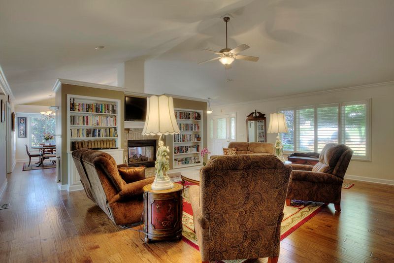 122 Walosi Way, Loudon, TN 37774