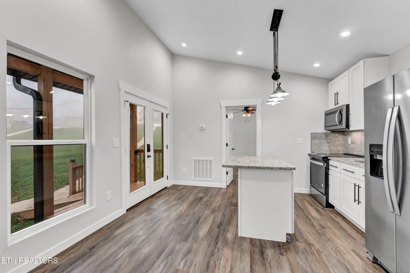 122 Warrior Ln, Oak Ridge, TN 37830