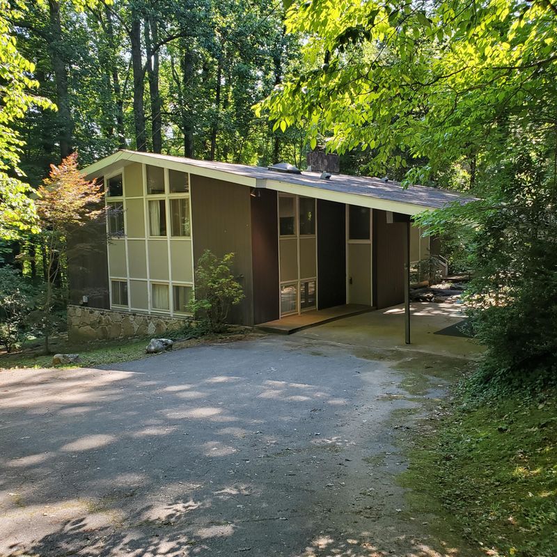 122 Westlook Cir, Oak Ridge, TN 37830