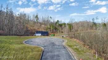 122 Willow Oak Dr, Oak Ridge, TN 37830