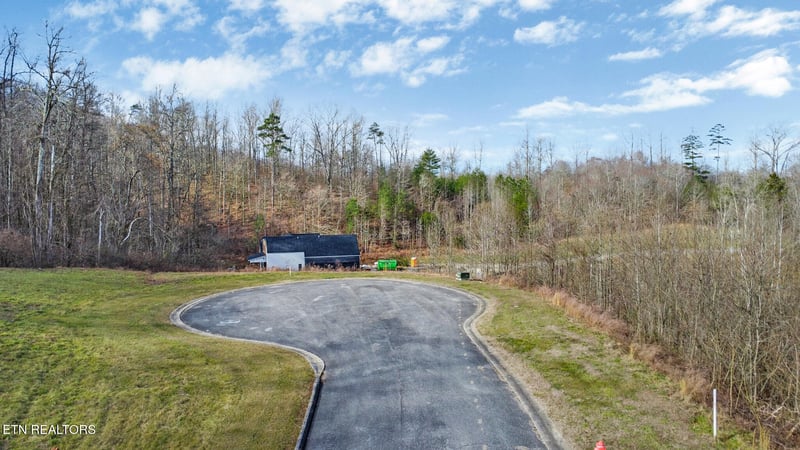 122 Willow Oak Dr, Oak Ridge, TN 37830