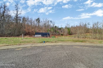 122 Willow Oak Dr, Oak Ridge, TN 37830