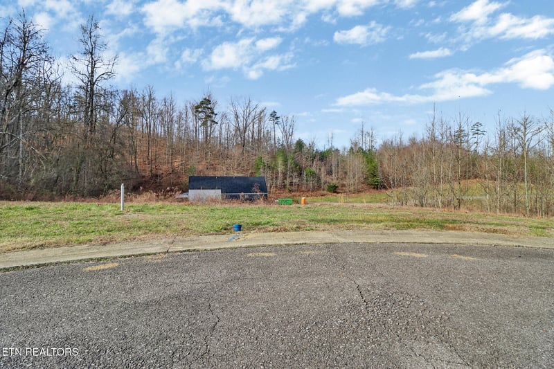 122 Willow Oak Dr, Oak Ridge, TN 37830