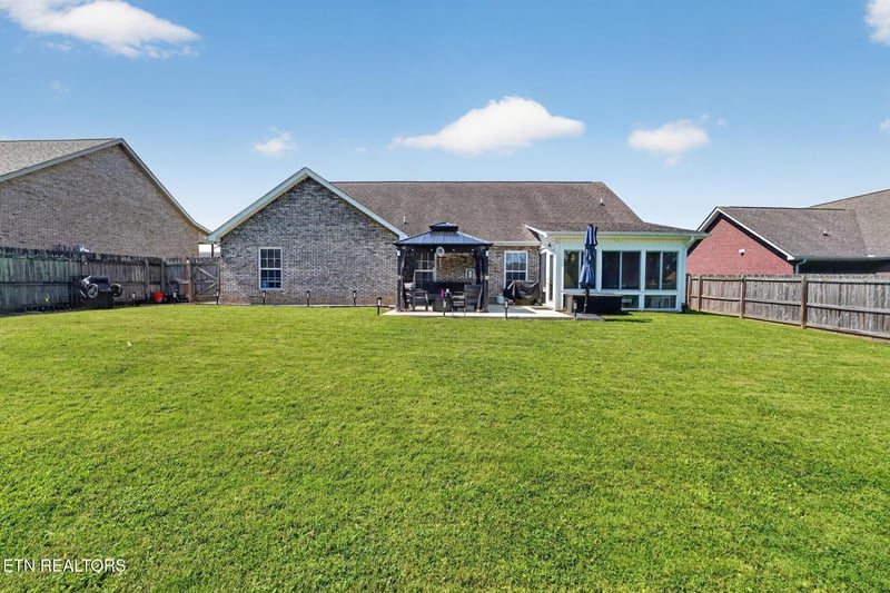 1220 Bastogne Dr, Maryville, TN 37801