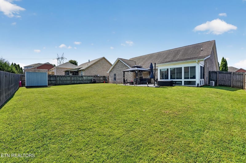 1220 Bastogne Dr, Maryville, TN 37801