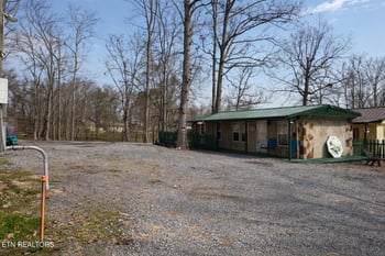 1220 Fishermans Way, Sevierville, TN 37876