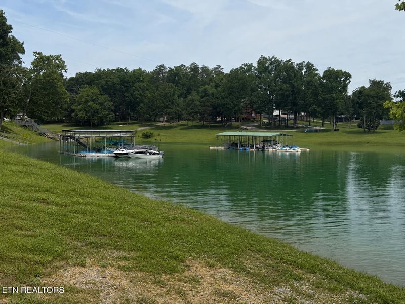 1220 Fishermans Way, Sevierville, TN 37876