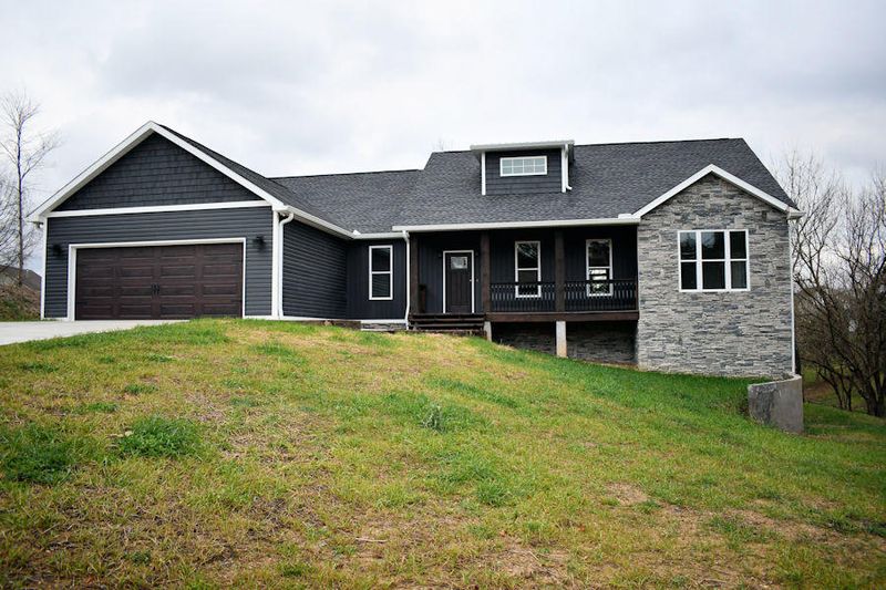 1220 Foxwood Dr, Sevierville, TN 37862