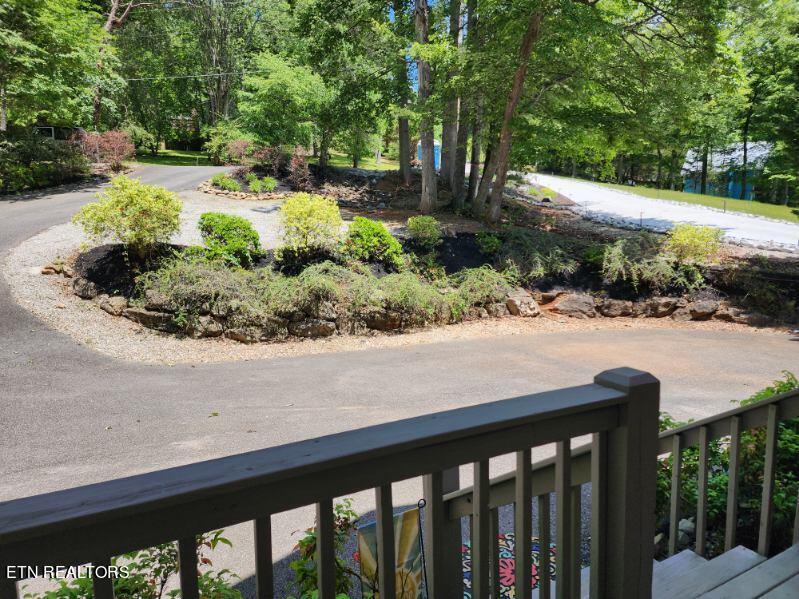 1220 Lakeside Dr, Jacksboro, TN 37757