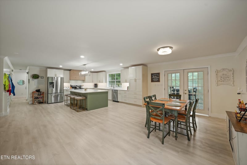 12200 Yarnell Rd, Knoxville, TN 37932