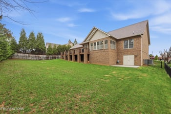 1221 Brighton Dr, Alcoa, TN 37701