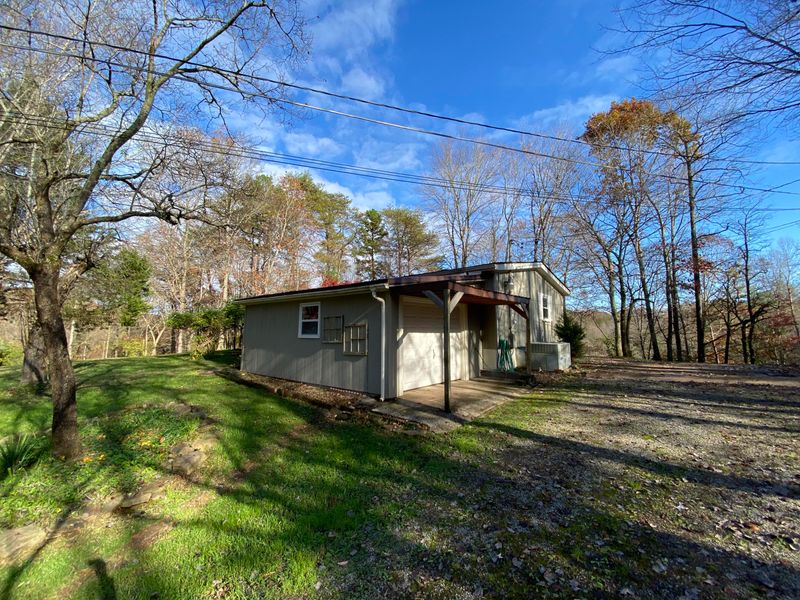 1221 Gamble Dr, Heiskell, TN 37754
