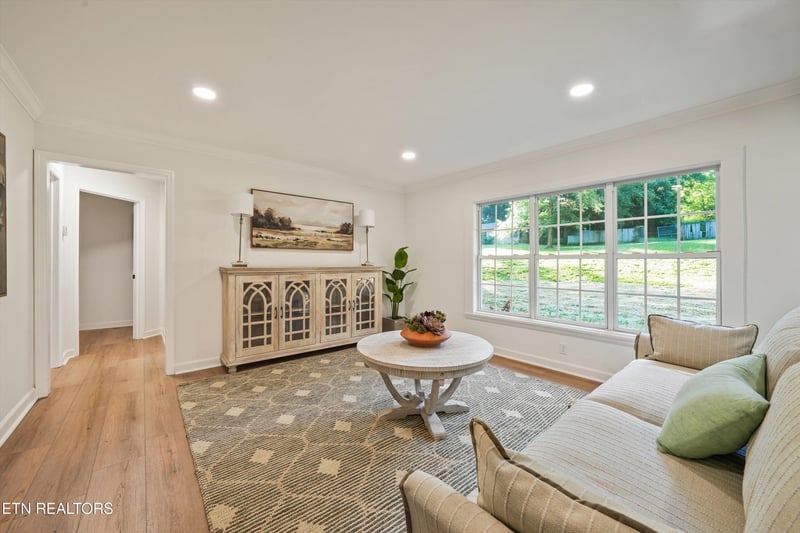 1221 Huntington Rd, Knoxville, TN 37919