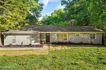 1221 Huntington Rd, Knoxville, TN 37919