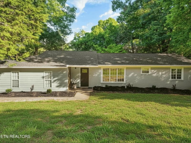 1221 Huntington Rd, Knoxville, TN 37919
