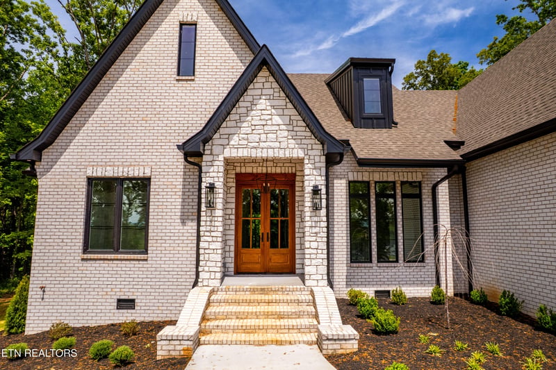 1221 Kellys View Dr, Greenback, TN 37742