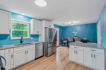 1221 Laurel Rd, Clinton, TN 37716