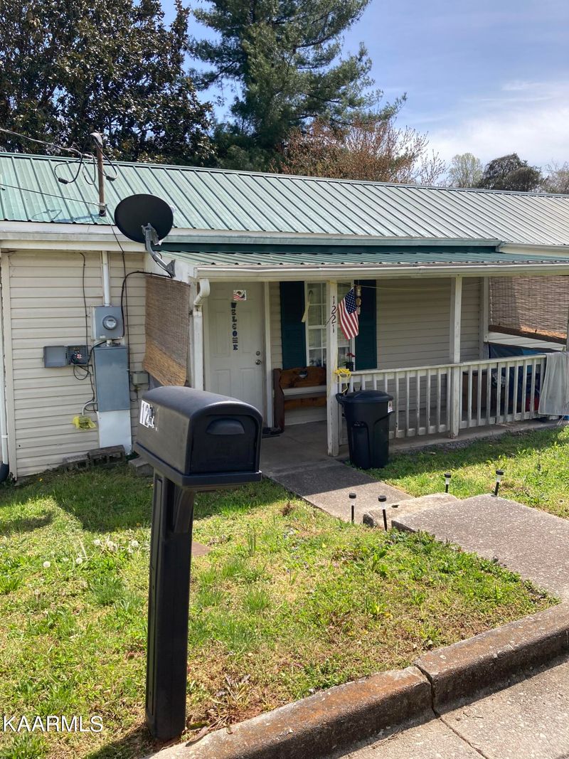 1221 Main St, Loudon, TN 37774