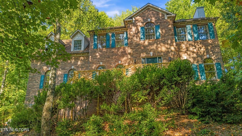 1221 Night Hawk Ln, Knoxville, TN 37923