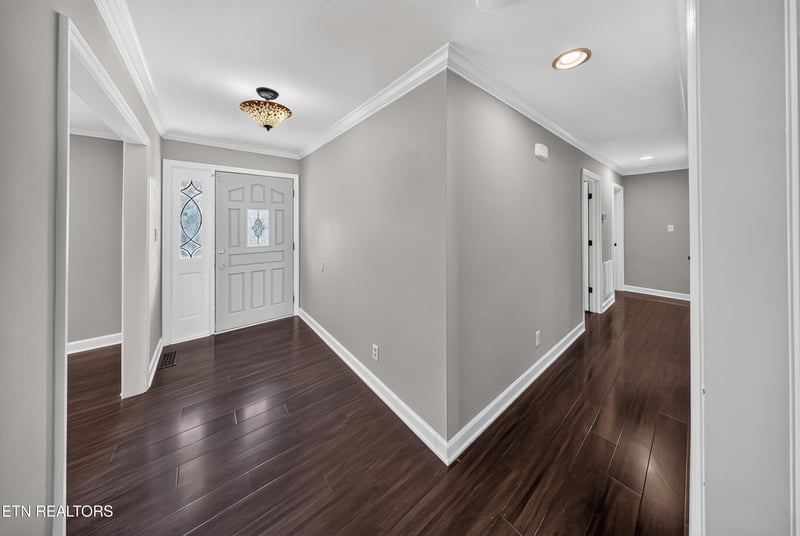 1221 Southbreeze Cir, Knoxville, TN 37919