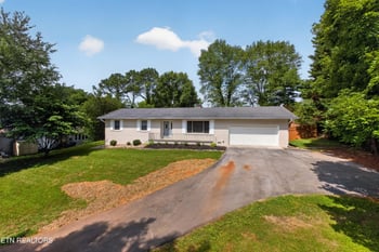 1221 Southbreeze Cir, Knoxville, TN 37919