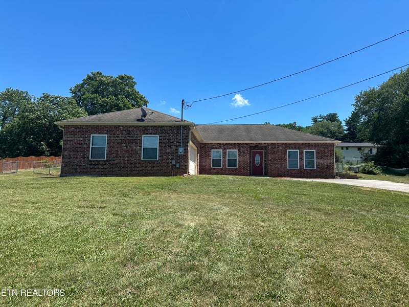 1221 Topside Rd, Louisville, TN 37777