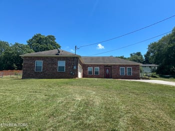 1221 Topside Rd, Louisville, TN 37777