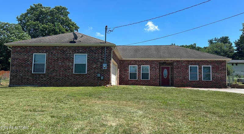1221 Topside Rd, Louisville, TN 37777