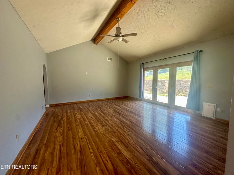 1221 Topside Rd, Louisville, TN 37777