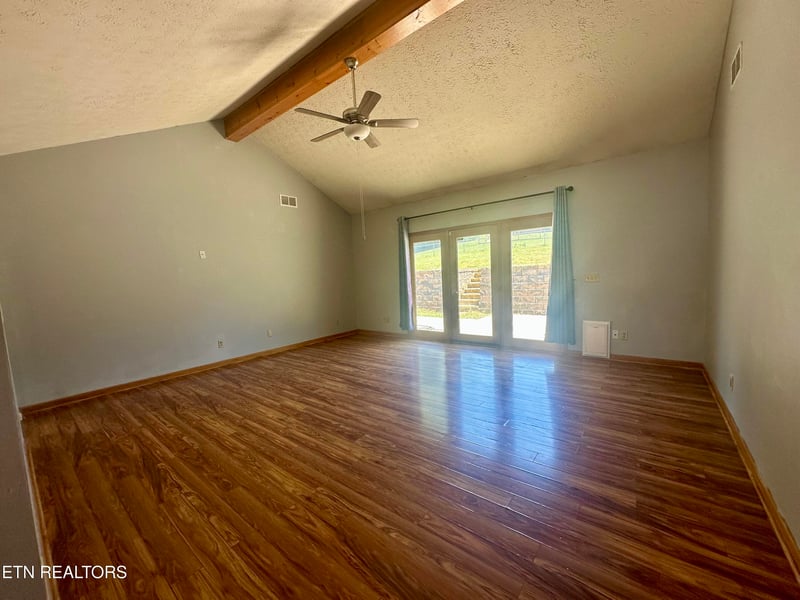 1221 Topside Rd, Louisville, TN 37777