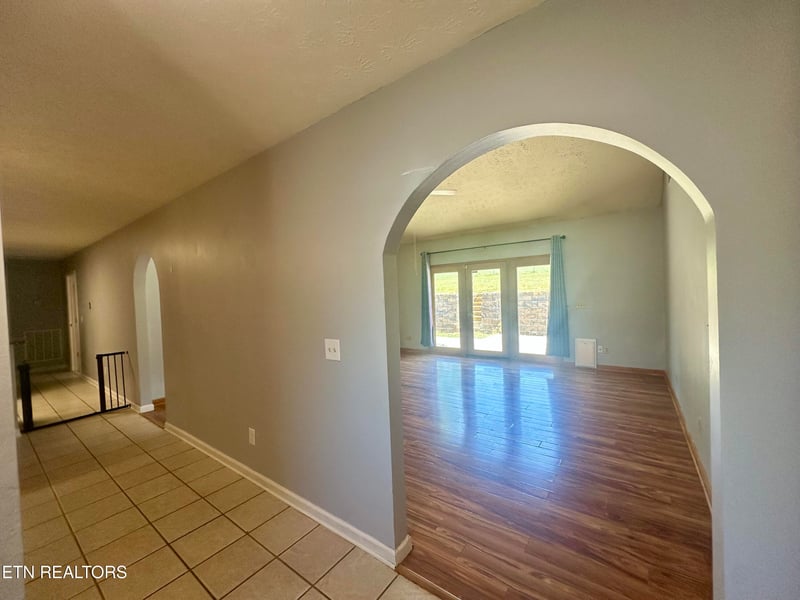 1221 Topside Rd, Louisville, TN 37777