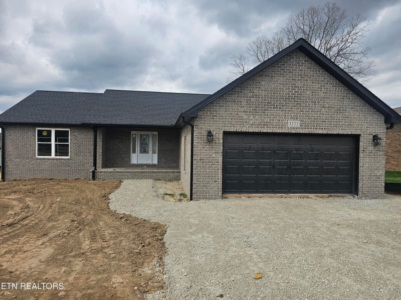 1222 Arrowhead Dr, Crossville, TN 38572