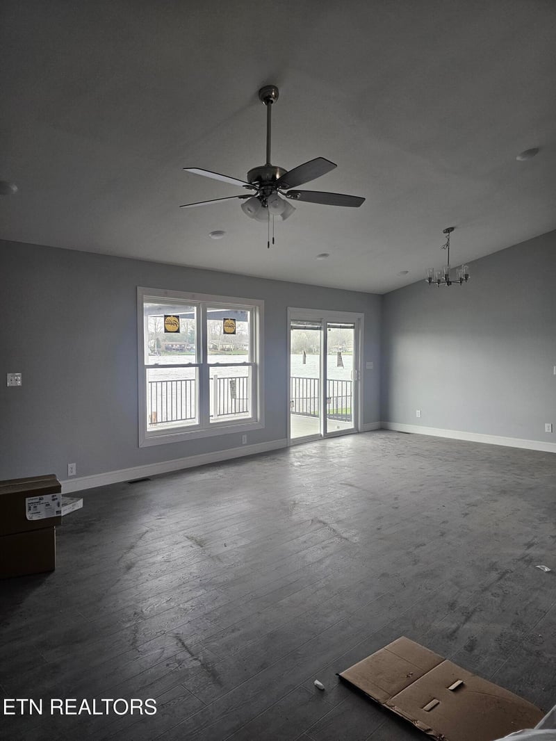 1222 Arrowhead Dr, Crossville, TN 38572