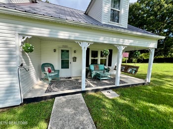 1222 Deer Lodge Hwy, Sunbright, TN 37872