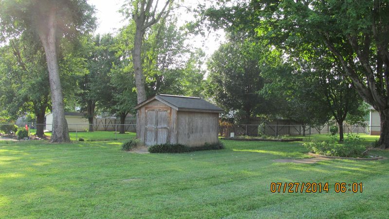 1222 Dossett St, Athens, TN 37303
