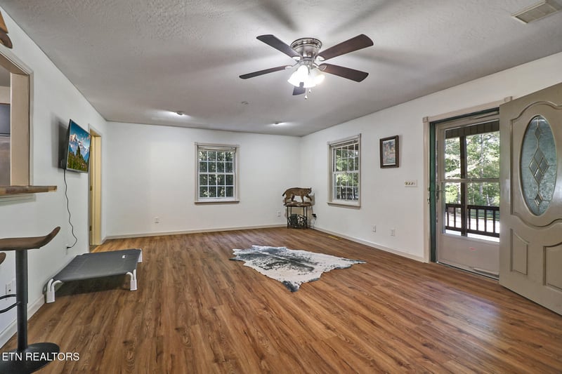 1222 Leffle Webb Rd, Crossville, TN 38572