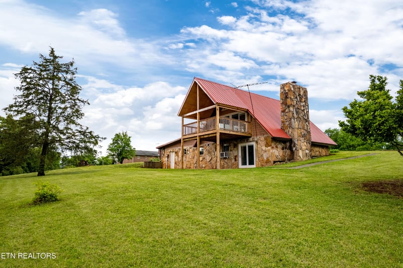 1222 Mini Huskey Rd, Maryville, TN 37801