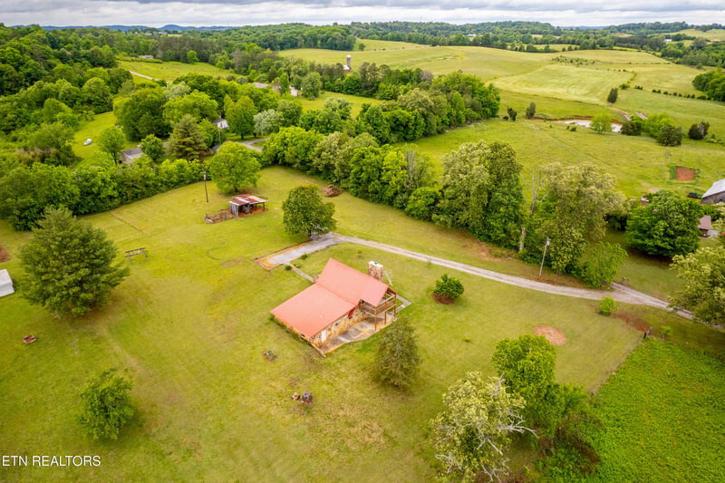 1222 Mini Huskey Rd, Maryville, TN 37801
